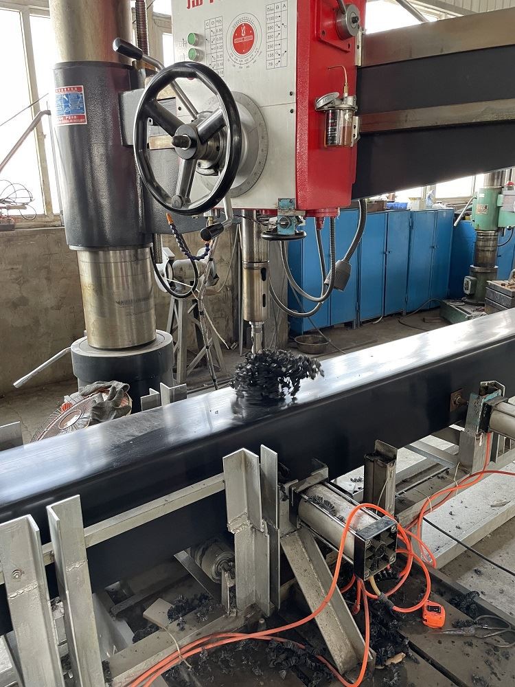 Winstar предоставляет услуги по бурению пластиковых пиломатериалов